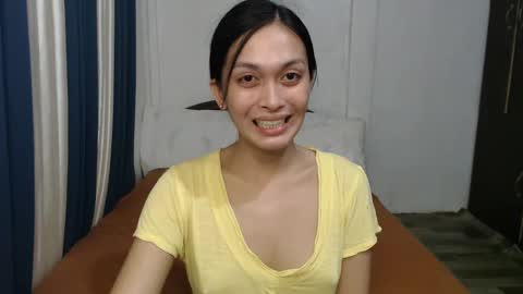Snapshot of divina_graciaxx chatting on January 14, 2:22 pm DIVINA online show from January 14, 2:22 pm