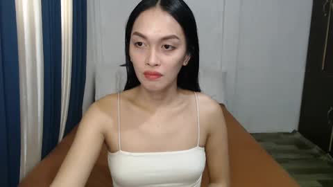 Snapshot of divina_graciaxx chatting on January 20, 2:01 am DIVINA online show from January 20, 2:01 am