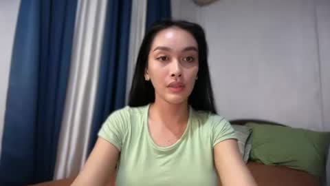 Snapshot of divina_graciaxx chatting on June 24, 9:52 am DIVINA online show from June 24, 9:52 am