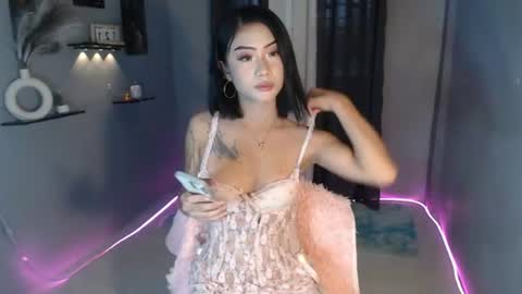 Snapshot of divinaaaaa chatting on June 21, 1:19 am divinaaaaa online show from June 21, 1:19 am