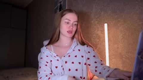 Snapshot of divine_hannah chatting on February 22, 2:06 am Hannah online show from February 22, 2:06 am