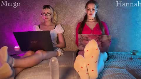 Snapshot of divine_hannah chatting on September 24, 10:46 pm Hannah online show from September 24, 10:46 pm