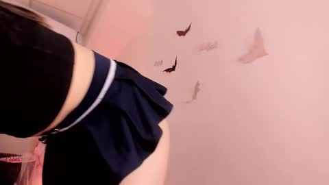 AKITA MEW MEW Follow  online show from October 25, 6:32 am