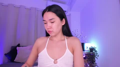 Snapshot of divine_madness chatting on June 29, 6:08 am AKITA MEW MEW Follow online show from June 29, 6:08 am