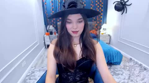 Snapshot of divineamour chatting on October 31, 2:34 am Hannah online show from October 31, 2:34 am