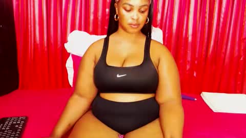 divinebooty93 online show from April 22, 7:33 am