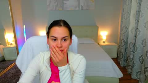 Snapshot of divineluxe chatting on June 4, 4:07 am Ivory Blue. online show from June 4, 4:07 am