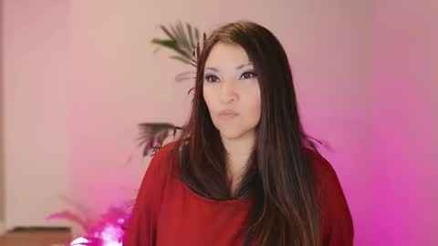 DivineLynn online show from April 5, 12:35 pm