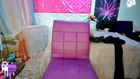 Jade Divyne online show from December 2, 8:00 pm