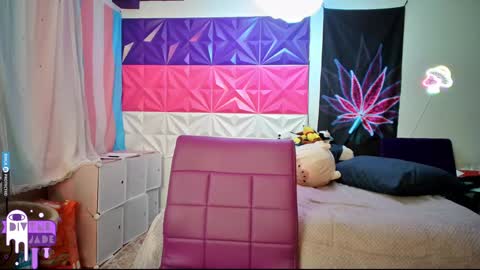 Jade Divyne online show from December 7, 5:15 am