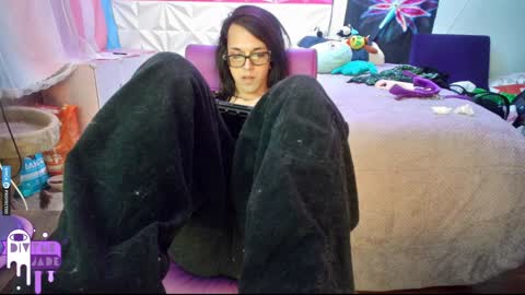 Jade Divyne online show from December 9, 3:50 am