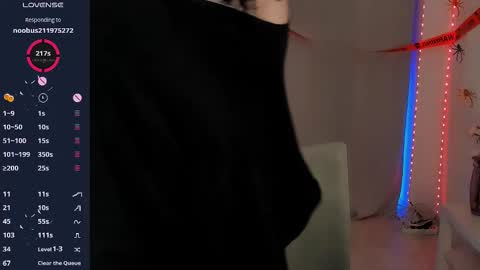 dixipixi_ online show from November 2, 5:43 am