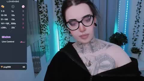 dixipixi_ online show from March 14, 5:46 am