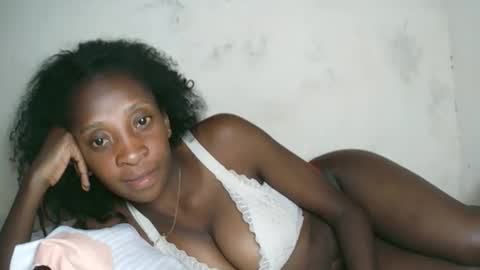Snapshot of djamellah chatting on April 10, 10:47 pm djamellah online show from April 10, 10:47 pm