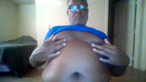 Snapshot of djbignuttsbrownass24 chatting on February 10, 1:03 am djbignuttsbrownass24 online show from February 10, 1:03 am