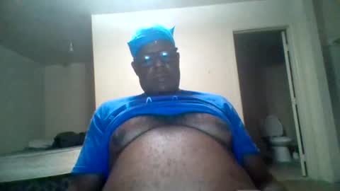 Snapshot of djbignuttsbrownass24 chatting on October 4, 2:53 am djbignuttsbrownass24 online show from October 4, 2:53 am