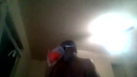 Snapshot of djbignuttsbrownass24 chatting on March 15, 2:50 am djbignuttsbrownass24 online show from March 15, 2:50 am