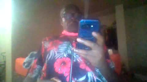 Snapshot of djbignuttsbrownass24 chatting on April 7, 3:29 am djbignuttsbrownass24 online show from April 7, 3:29 am