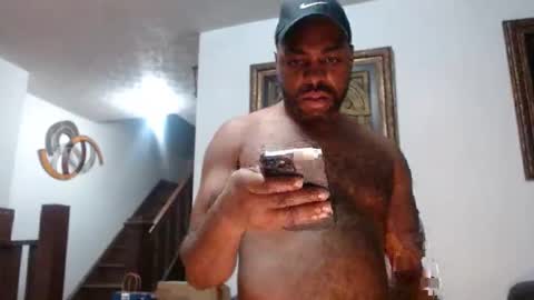 Snapshot of djopenwide chatting on March 6, 3:24 am Dj Open Wide online show from March 6, 3:24 am