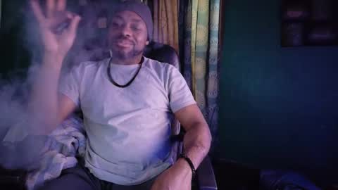 Snapshot of djopenwide chatting on December 15, 3:27 pm Dj Open Wide online show from December 15, 3:27 pm