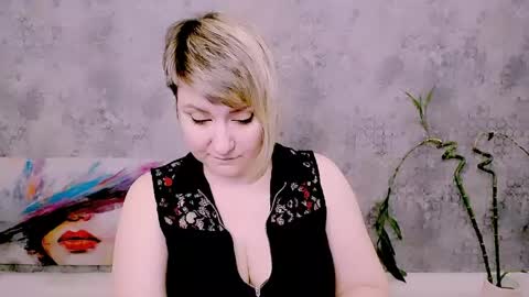 Snapshot of djullia chatting on April 24, 7:22 am djullia online show from April 24, 7:22 am