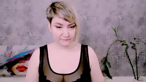 Snapshot of djullia chatting on May 4, 5:58 am djullia online show from May 4, 5:58 am