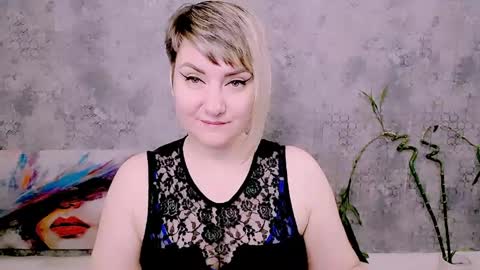 Snapshot of djullia chatting on May 31, 5:04 am djullia online show from May 31, 5:04 am