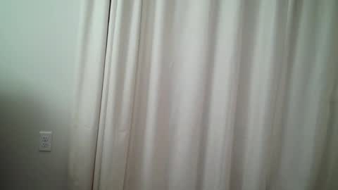 Snapshot of dkj37889 chatting on March 1, 1:40 am Kyle online show from March 1, 1:40 am