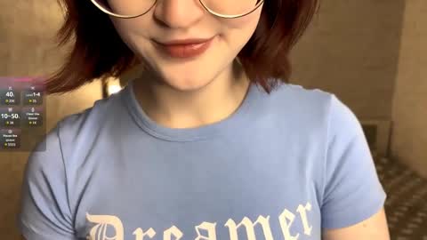 Snapshot of dodiebabikian chatting on June 2, 9:17 pm Annie PVT IS OPEN online show from June 2, 9:17 pm