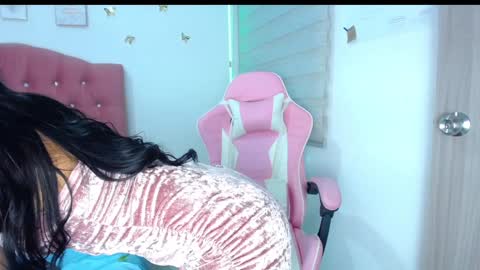 Snapshot of doe_sofi chatting on January 16, 5:00 am sofi online show from January 16, 5:00 am