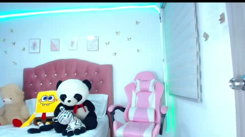 Snapshot of doe_sofi chatting on February 4, 5:21 am sofi online show from February 4, 5:21 am