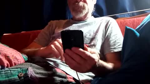 Snapshot of doghouseblue chatting on February 13, 3:24 pm doghouseblue online show from February 13, 3:24 pm