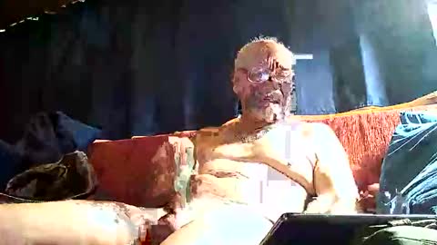 Snapshot of doghouseblue chatting on October 14, 4:08 pm doghouseblue online show from October 14, 4:08 pm