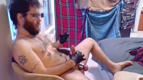 Snapshot of dogwithamohawk chatting on December 15, 9:35 am dogwithamohawk online show from December 15, 9:35 am