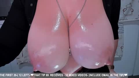 Snapshot of dolce4you69 chatting on January 9, 5:23 am Dea----IF YOU WANT TO SUPPORT ME -Purshase subscribtions scroll BIO  THANK YOU LOVE - online show from January 9, 5:23 am