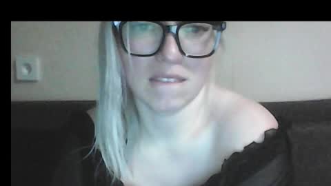 dolce_tempt online show from March 3, 7:09 pm