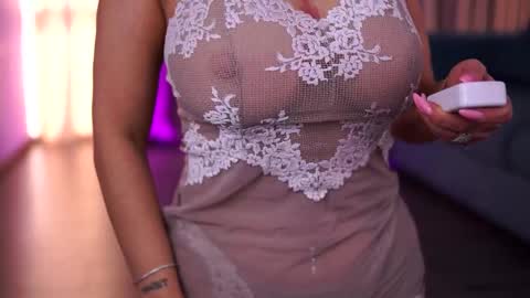 Snapshot of dolce_tentacion chatting on February 11, 8:37 am Monica online show from February 11, 8:37 am