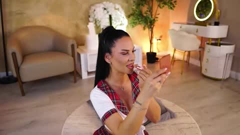 Snapshot of dolce_tentacion chatting on September 25, 9:46 am Monica online show from September 25, 9:46 am