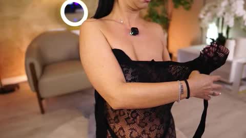 Snapshot of dolce_tentacion chatting on October 15, 9:53 am Monica online show from October 15, 9:53 am