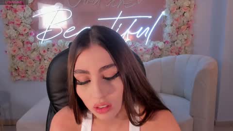 Dolcie  online show from December 16, 2:36 am