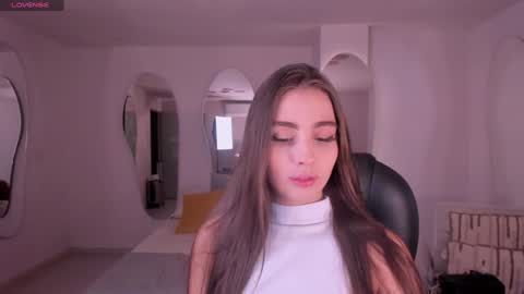 Dolcie  online show from December 31, 12:04 pm