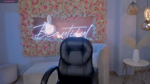 Dolcie  online show from January 11, 11:45 am