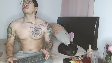 Auro and Santiago online show from January 22, 3:41 am