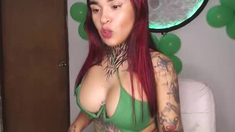 doll_and_thebrown online show from March 18, 1:53 am