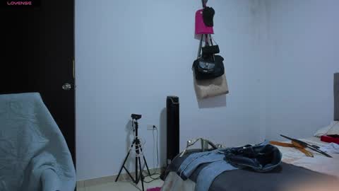 Snapshot of doll_andrea_ chatting on May 15, 11:34 pm ANDREA online show from May 15, 11:34 pm