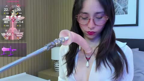 Snapshot of doll_bella_ chatting on May 9, 8:03 pm Bella online show from May 9, 8:03 pm