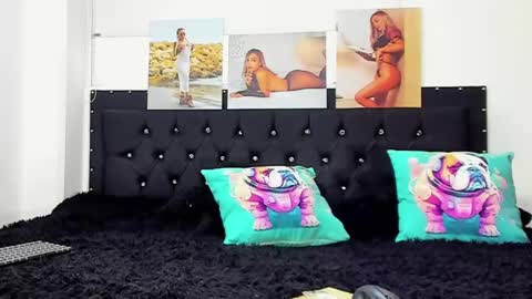 C E L E S T E  online show from January 18, 8:09 pm