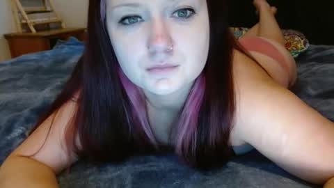 Snapshot of doll_faaace chatting on February 6, 8:12 pm Morgann online show from February 6, 8:12 pm