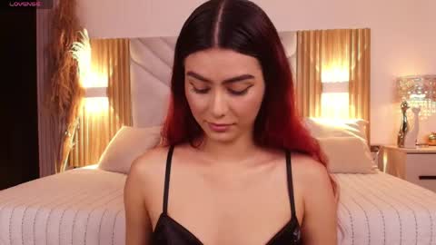 doll_kira_ online show from April 30, 2:56 pm