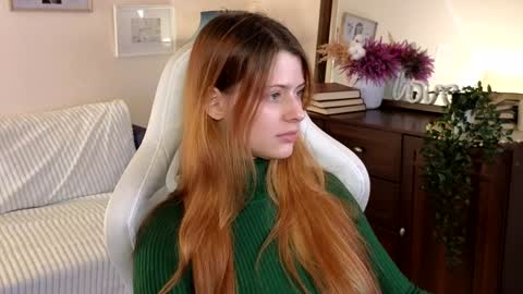 Snapshot of doll_lesli chatting on December 10, 2:17 pm Your doll Lesli online show from December 10, 2:17 pm